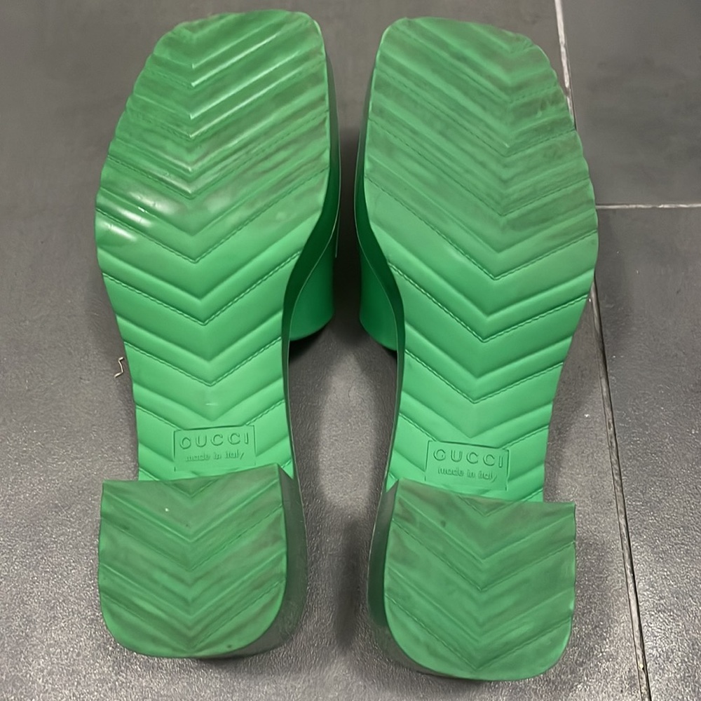 Gucci Green Logo Slide Sandals - Picture 7 of 8